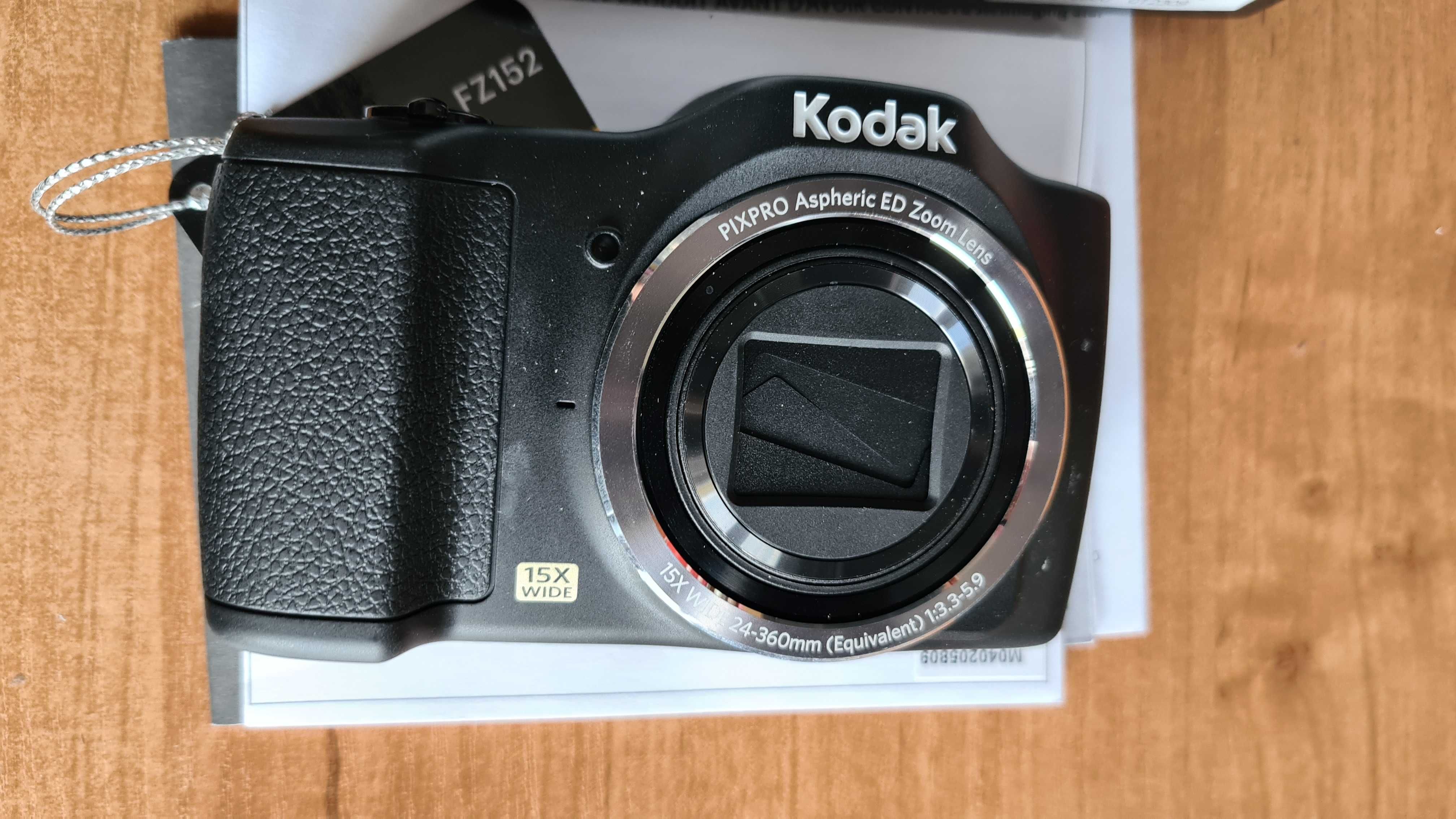 Aparat cyfrowy Kodak FZ152 czarny