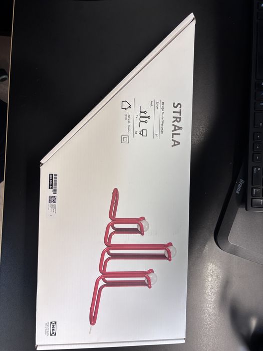 Ikea x Gustaf Westman lampka czerwona strala