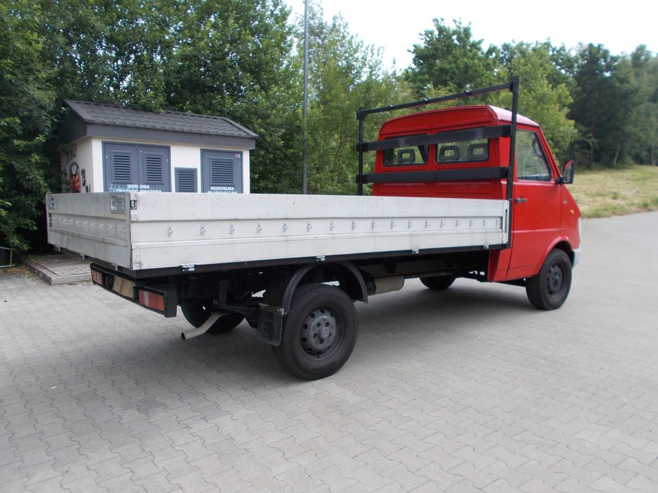 Lublin  3.5 T. Skrzynia - 3,60 x 2,15. Turbo. Ład - 1560 kg