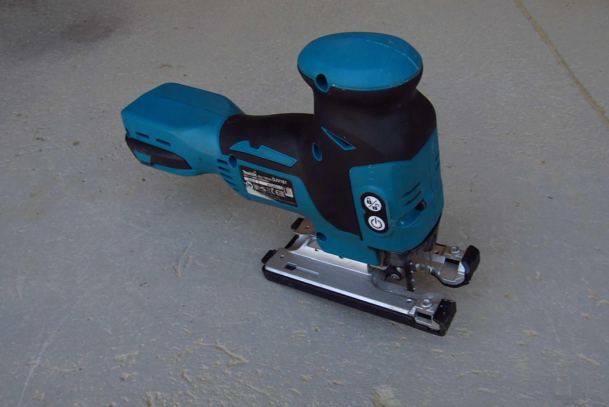 Wyrzynarka Makita DJV 181   AKU