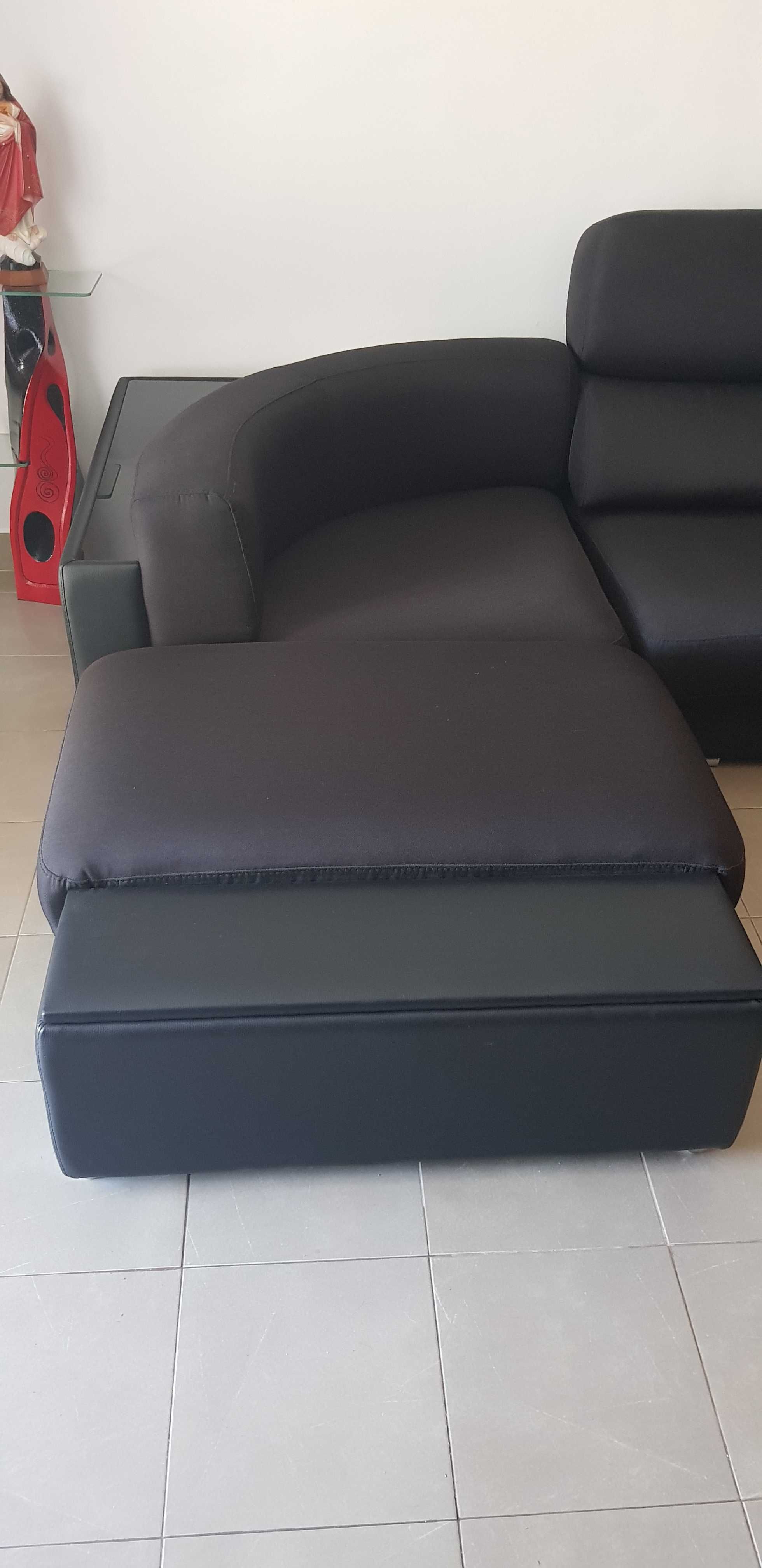 Sofá preto c/ Chaise Longue e extensível