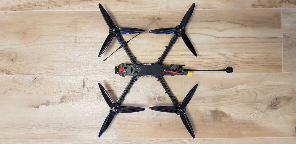 FPV квадрокоптер 7 дюймів - ПК  F405, двигуни 2807-1300kV