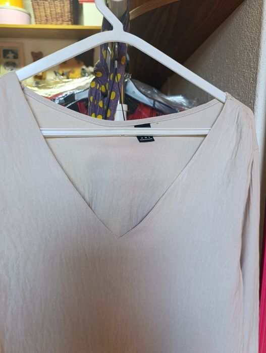 Camisola decote em "V" creme