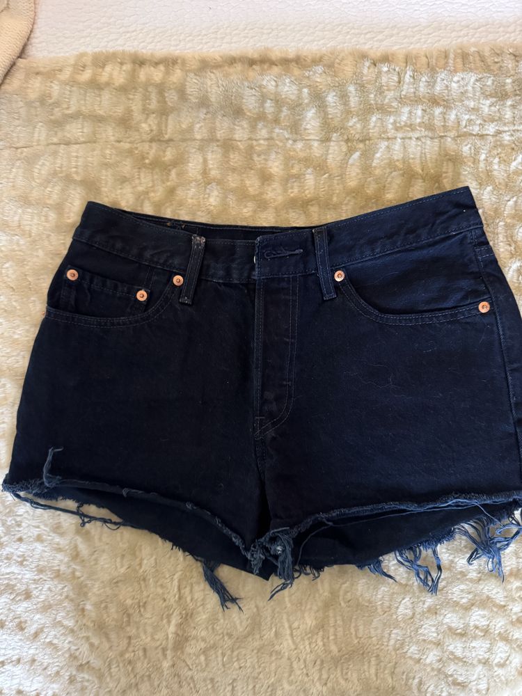 Vendo calcoes levis tamanho 27 como novos