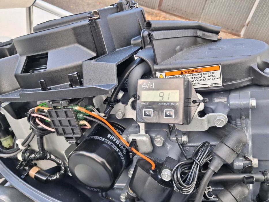 Ponton motorówka Arimar z silnikiem Yamaha 20km