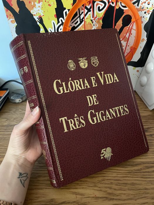 Livro Gloria e Vida de tres gigantes