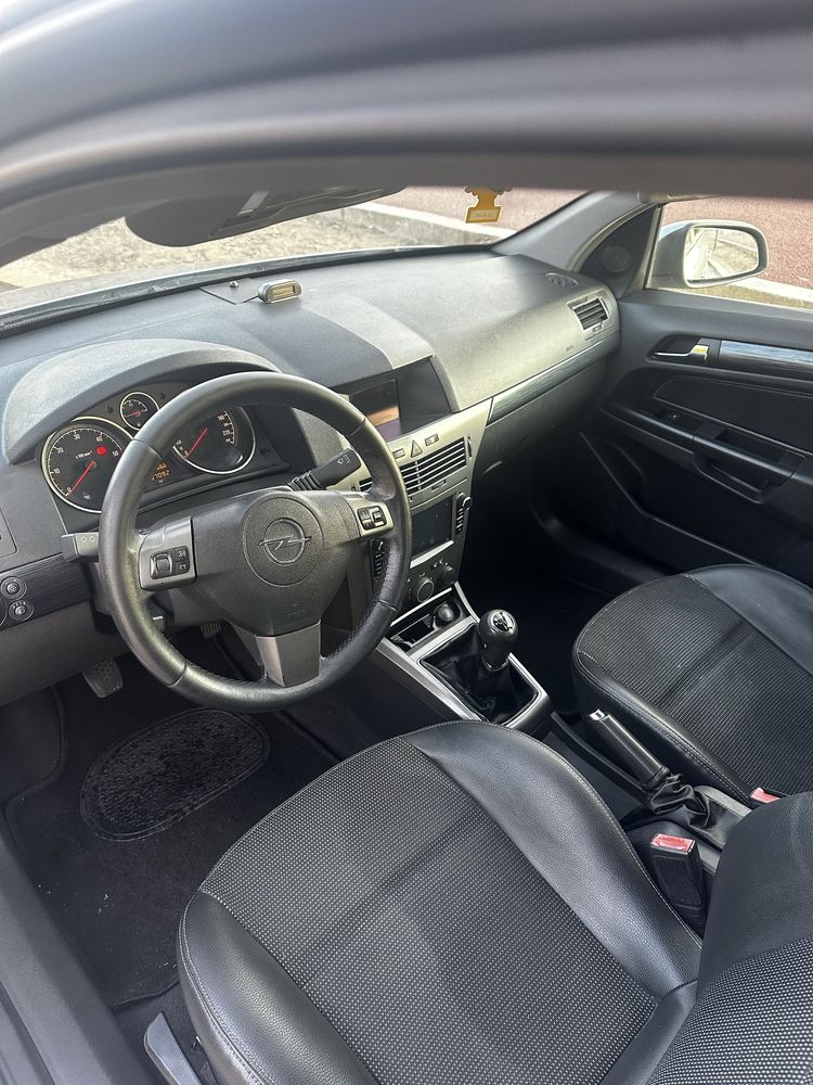 Opel Astra H caravan 1.7 cdti motor isuzo
