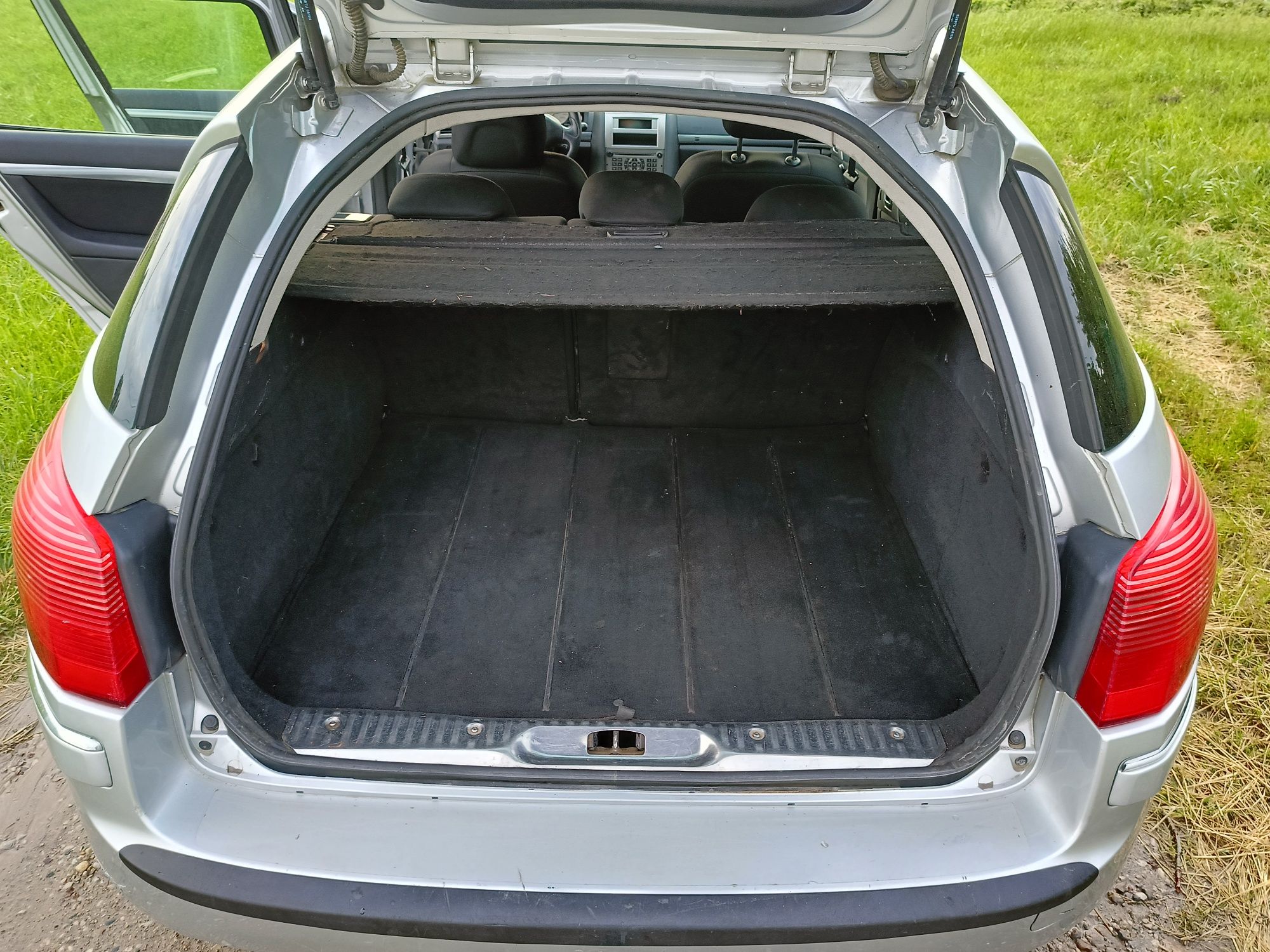 Peugeot 407 2.0 HDI (Webasto/2 komplety kół)