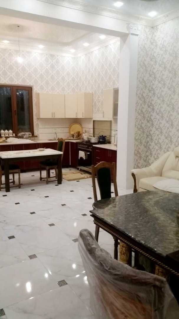 Дом новой постройки. Район Толбухина.