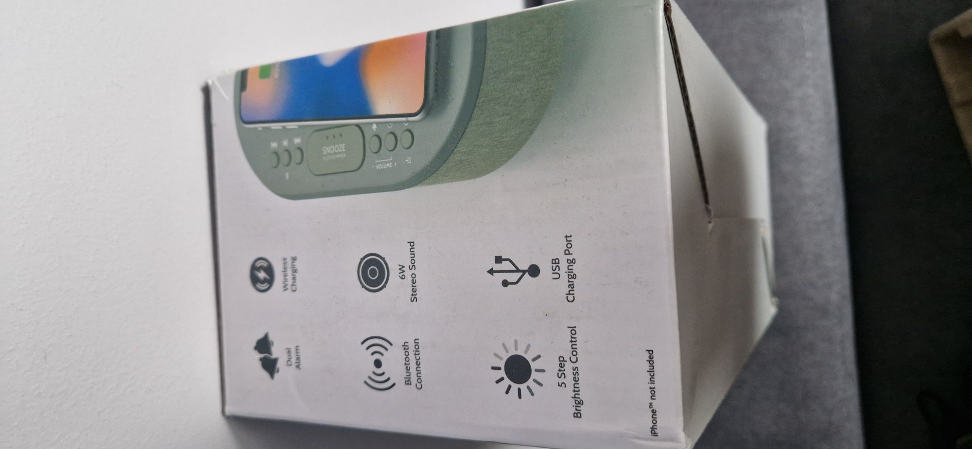 Radiobudzik Bluetooth i ładowarka indukcyjna