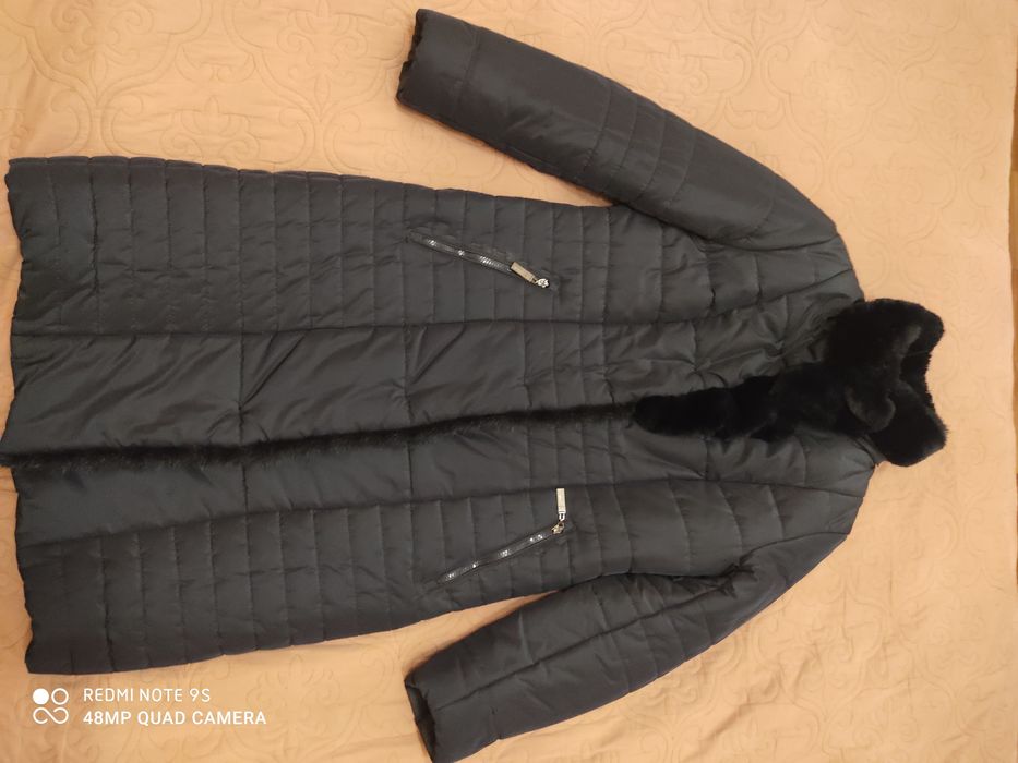 Зимове жіноче пальто