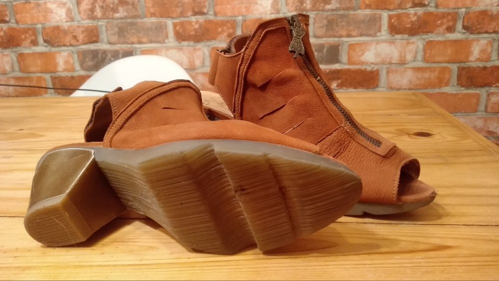 Sapatos Fly London - novos custam 125€