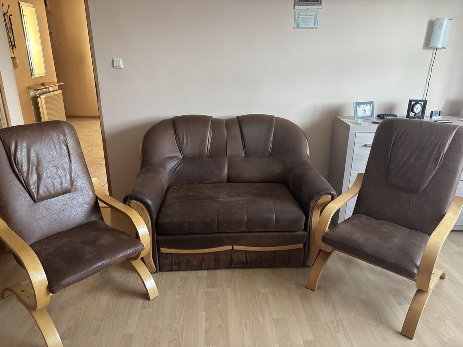 Rozkladana sofa i dwa fotele