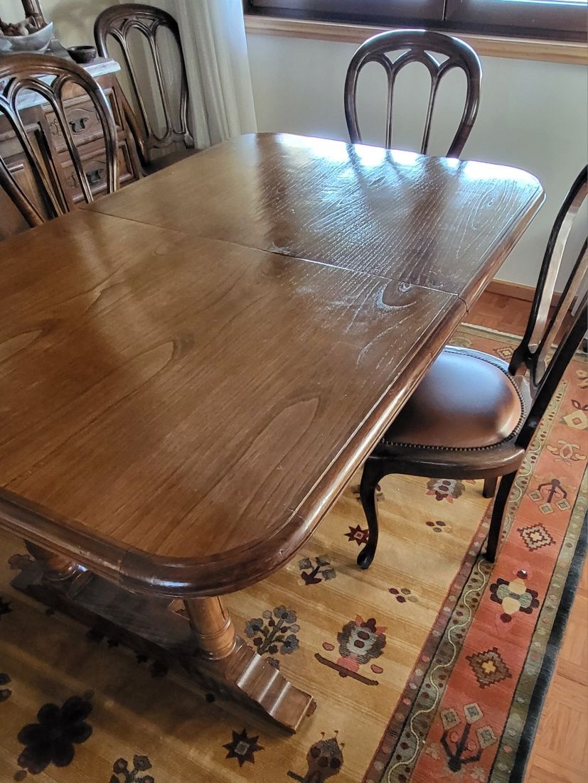 Mesa, 6 cadeiras sala de jantar e carrinho