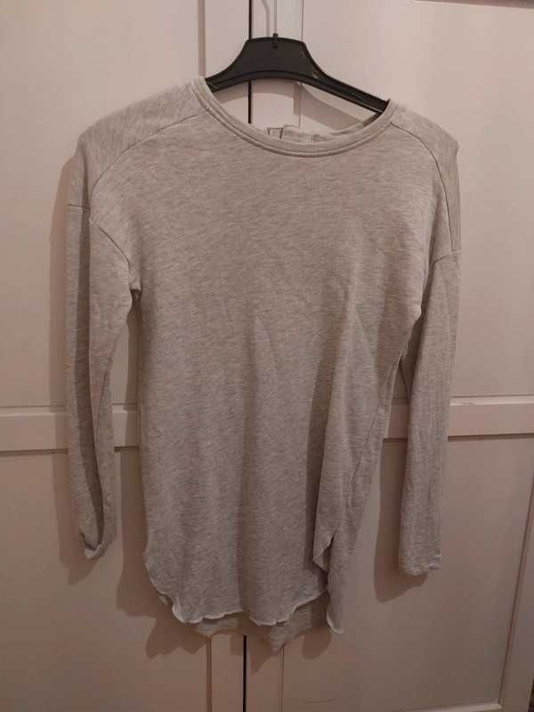Sfera blusa cinzenta