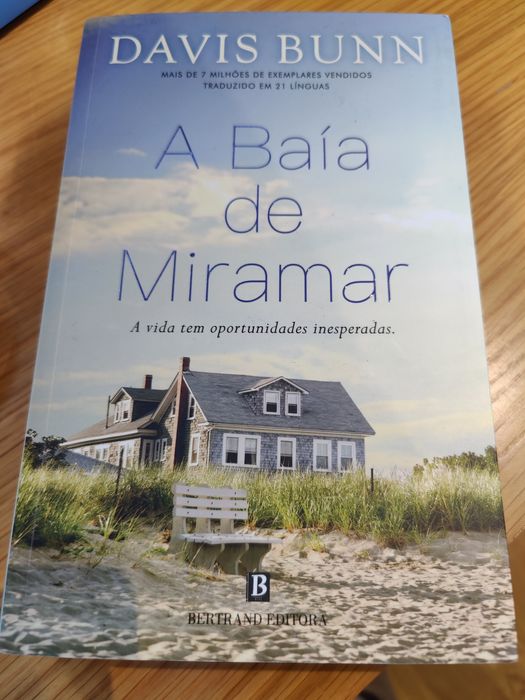 Livro A Baía de Miramar - Davis Bunn