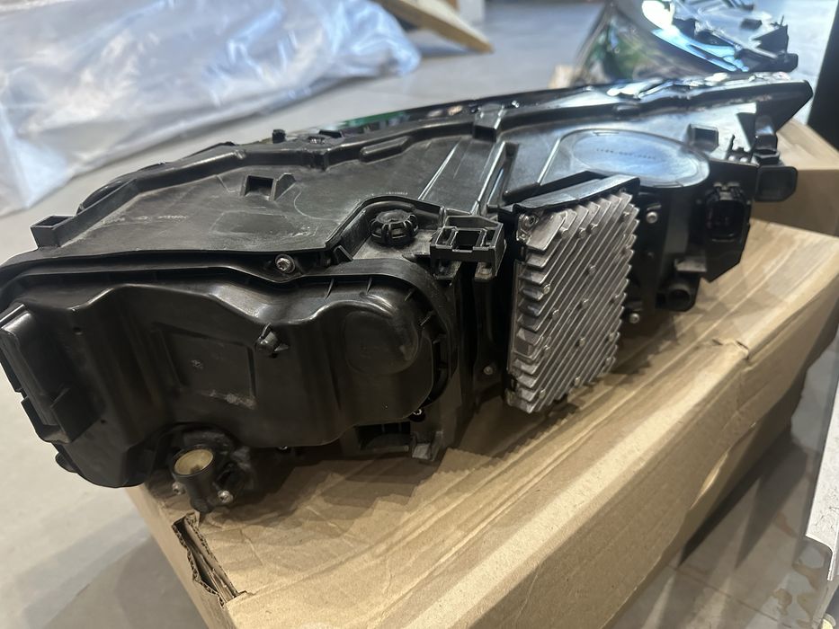 Фара фари комплектні Audi Q7 Full Led Matrix 2020+