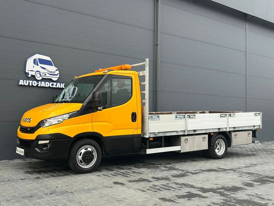 Iveco Daily 40C18 35C18 3.0 HPI Hi-Matic Skrzynia 4,5m **Kamera**Niski przebieg**KLIMA**NA BLIŹNIAKACH**  DMC 3500kg, prawo jazdy kat. B ! HAK 3,5t.