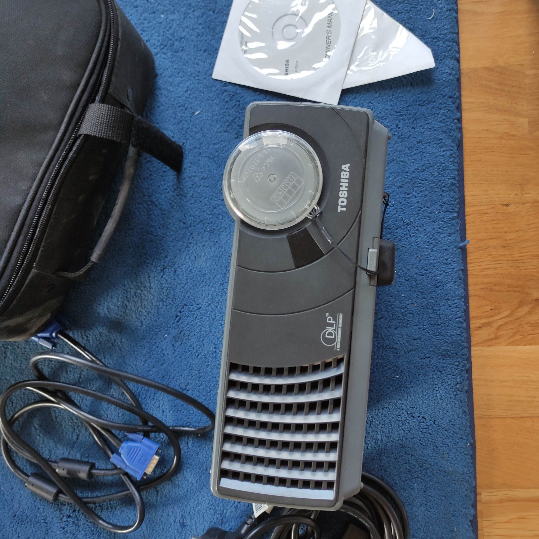 toshiba tdp-s8 projector specs