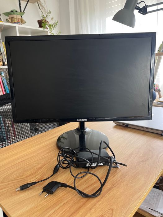 Monitor SAMSUNG S22F350FHU 22'' - Full HD -LED