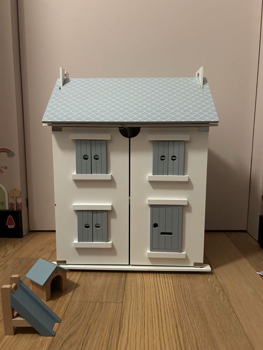 Piekny drewniany domek dla lalek Little Dutch