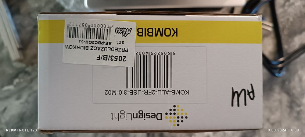 Kombibox Listwa zasilająca do mebli 2x230 v +2xUSB