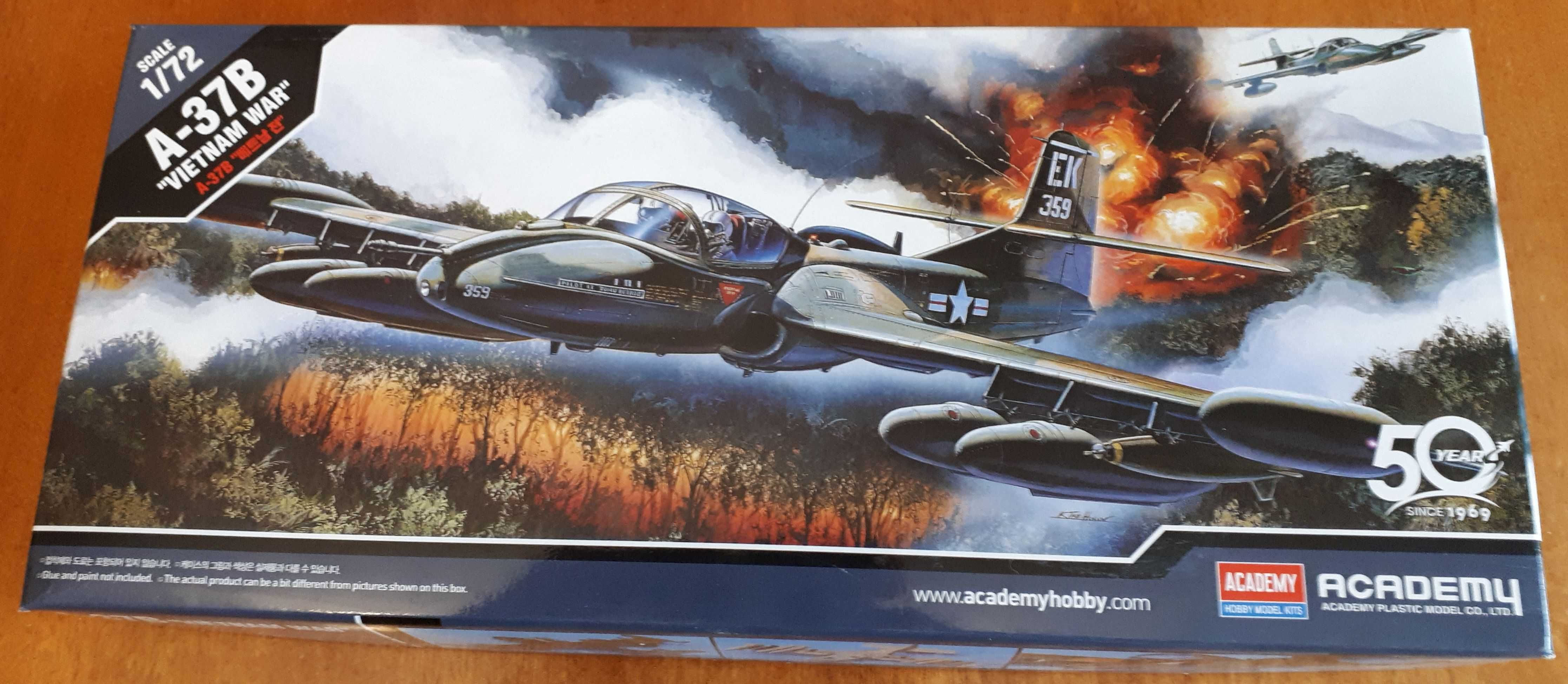 1/72 A-37B "Vietnam war" - Academy 12461 + Eduard 72299