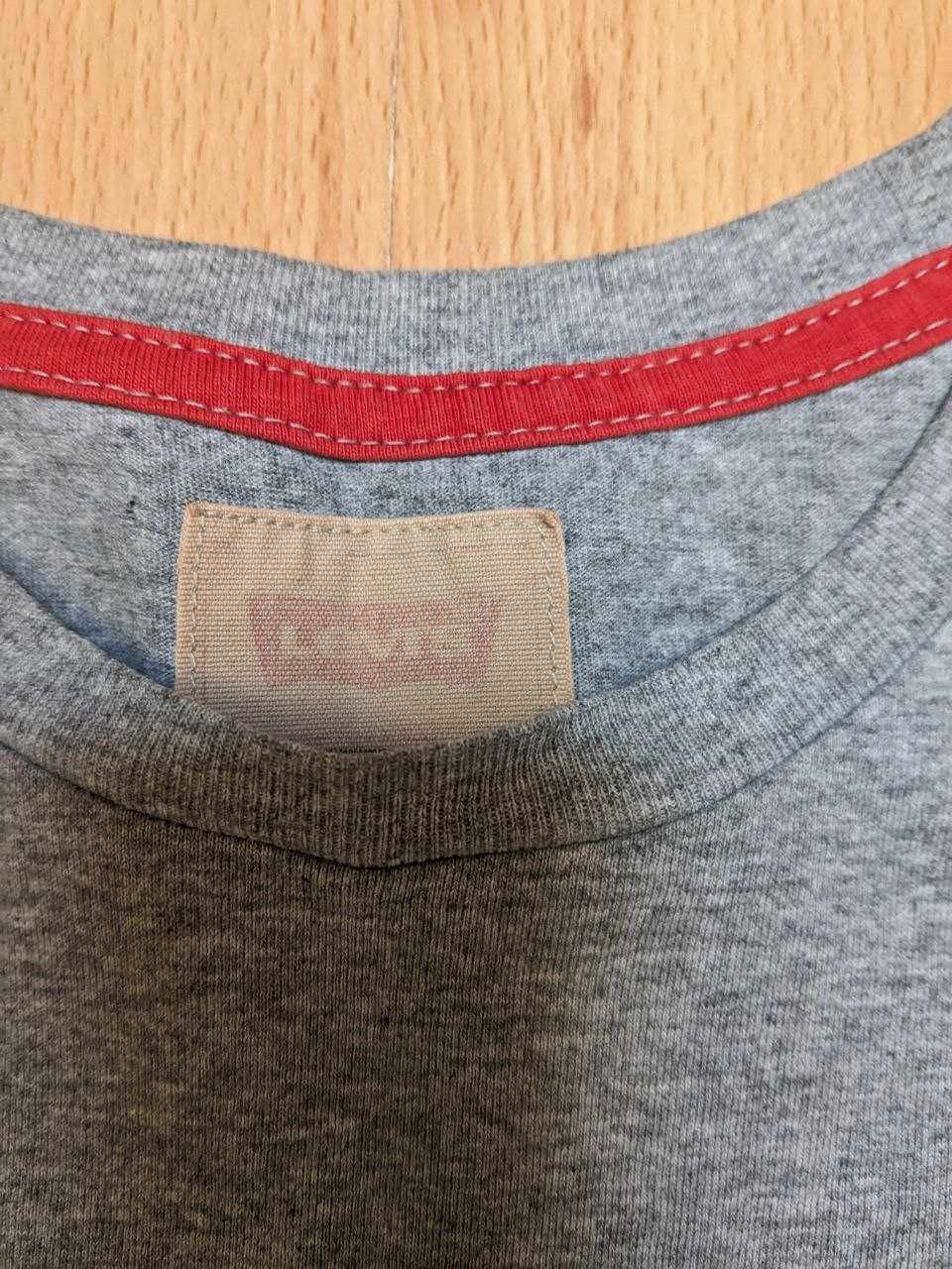 Футболка Levi's сіра