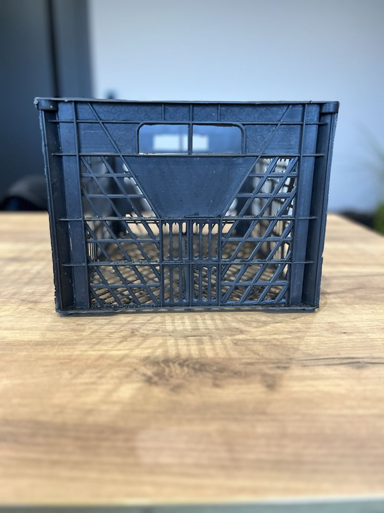 Skrzynki plastikowe 30x40x22