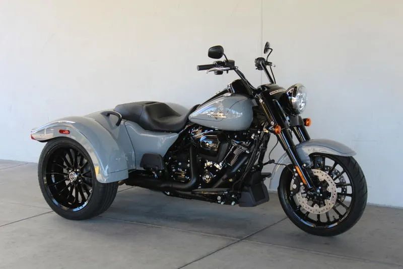 Harley-Davidson Trike Freewheeler Harley Davidson Freewheeler, Trajka, prawo jazdy kat.B