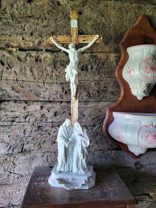 Zabytkowa kropielnica porcelana Andenne Maryja Święty Jan krzyż