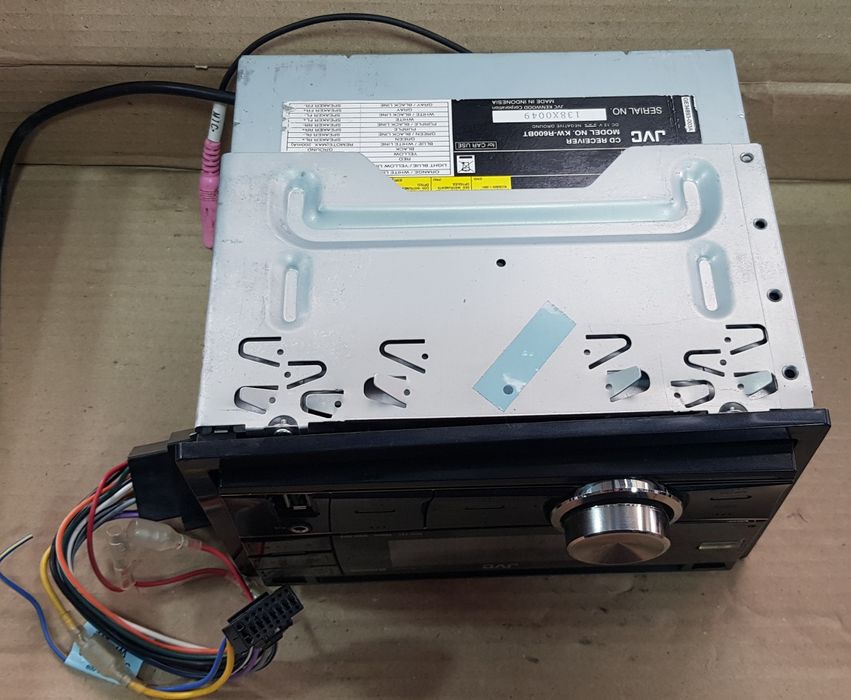 Автомагнитола JVC KW-R600BT