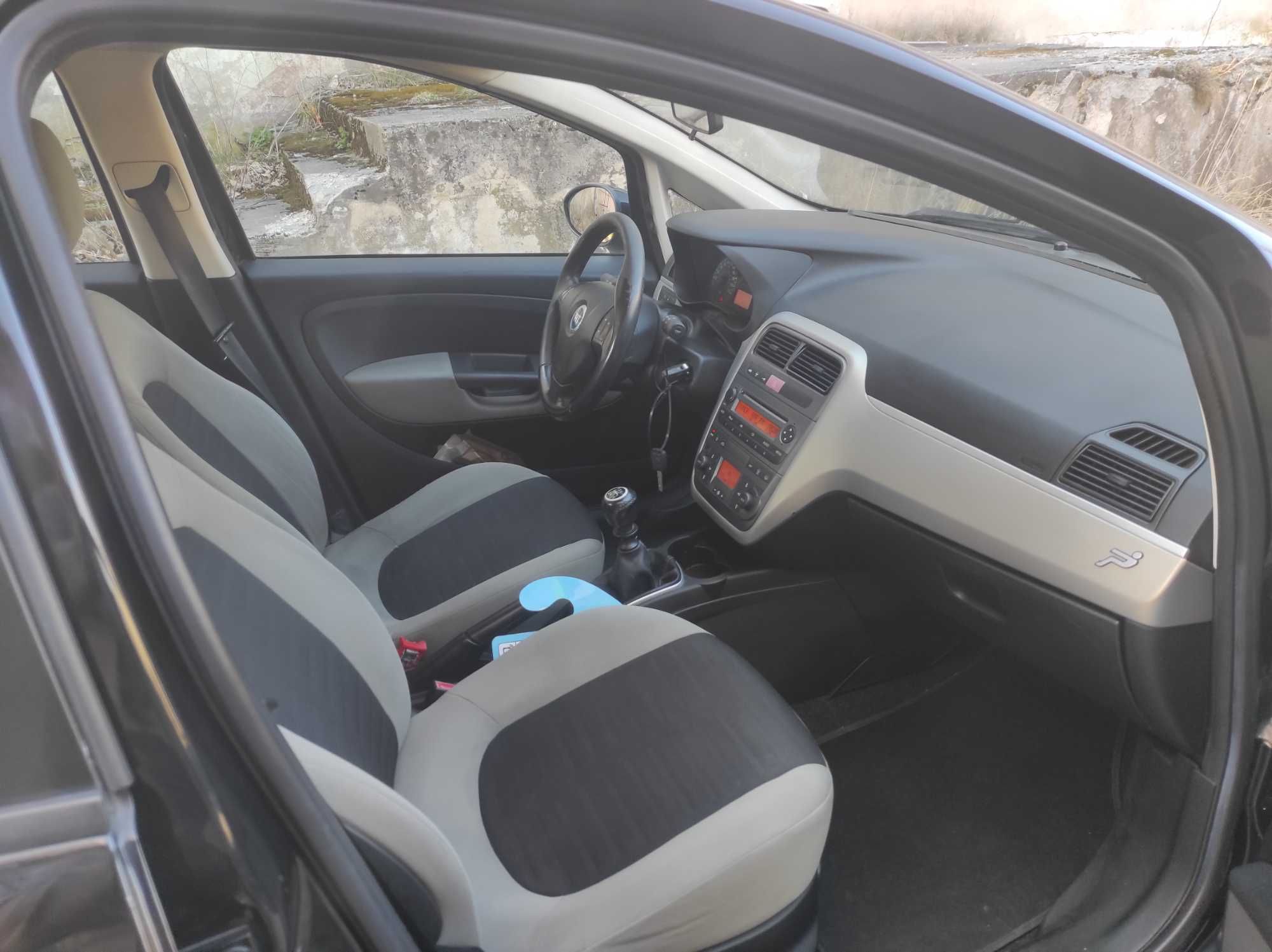 Fiat Grande Punto 1,4 benz,z Niemiec,opłacony,5 drzwi,klima,2007 rok