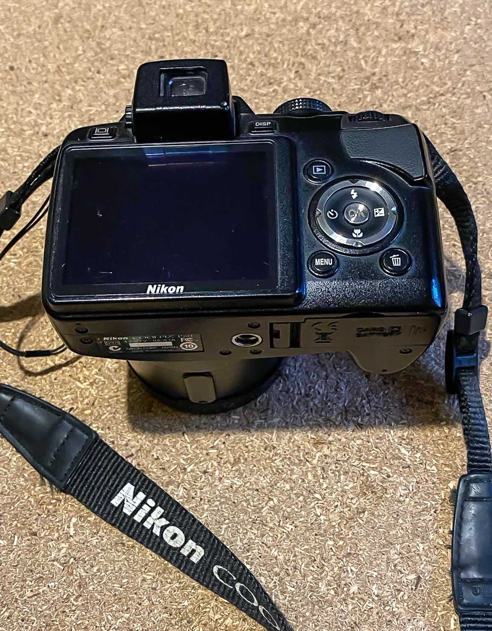 Nikon P80+кофр (сумка).