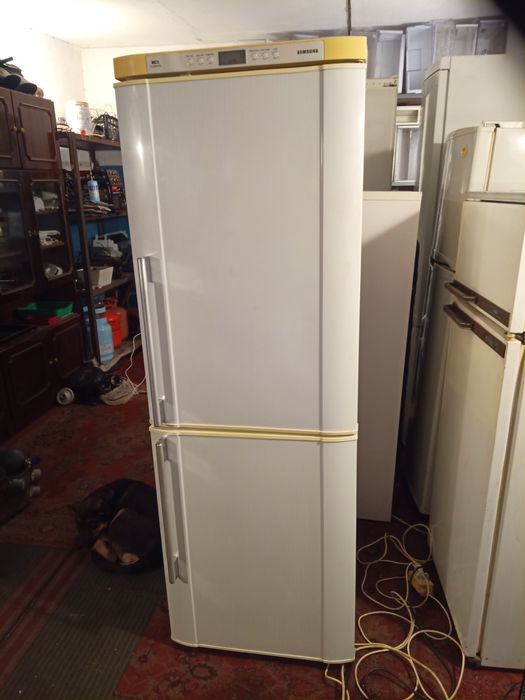Холодильник Samsung в отличнейшем состоянии