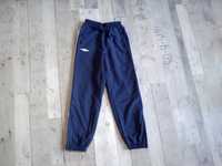 Spodnie dresowe Umbro roz. 134