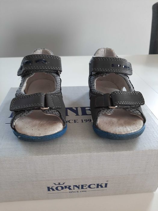 Sandałki dziecięce Kornecki.