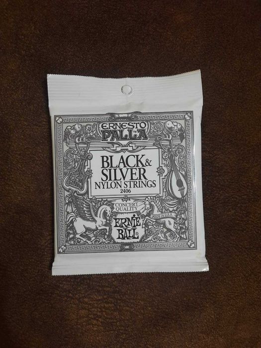 Класична гітара Yamaha C40 з утепленим чохлом та комплектом струн