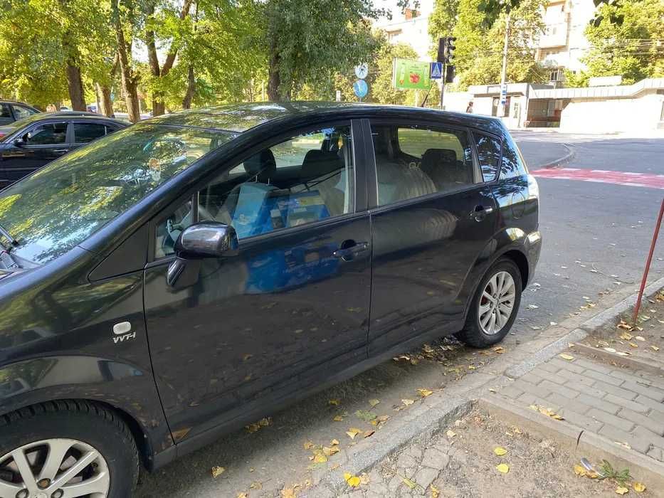 Toyota Corolla Verso 1.6 бензин