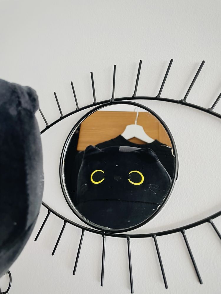 Nowy pluszowy czarny kot z żółtymi oczami