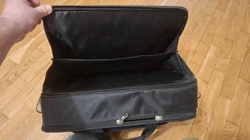 Super pojemna, usztywniona i lekka torba na laptop SunnyLine
