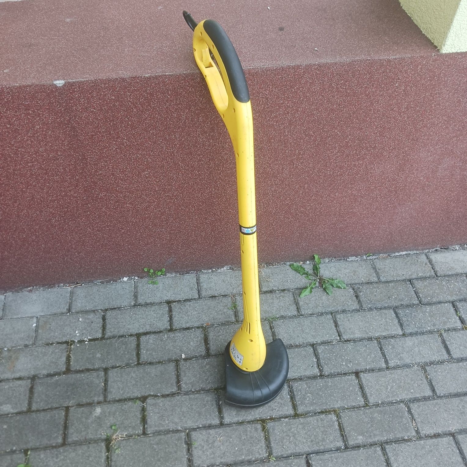 Podkaszarka elektryczna