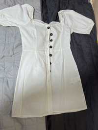 сукня біла з льону