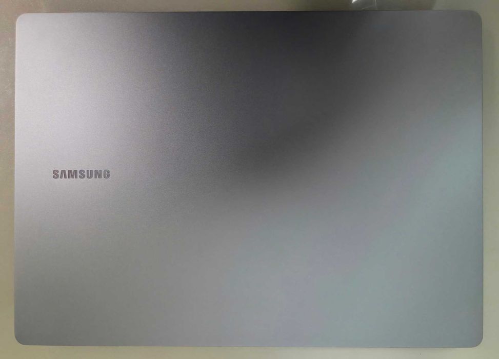 Samsung Galaxy Book5 Pro (14',3K,16GB, i7 Core S2,512 Gb)