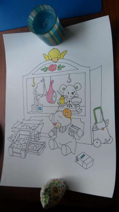 Lata com desenhos para colorir