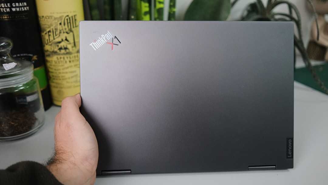 Yoga X1 6 Gen i7 - 1185G7 32GB Ram 512SSD Intel Iris Xe 14 4k
