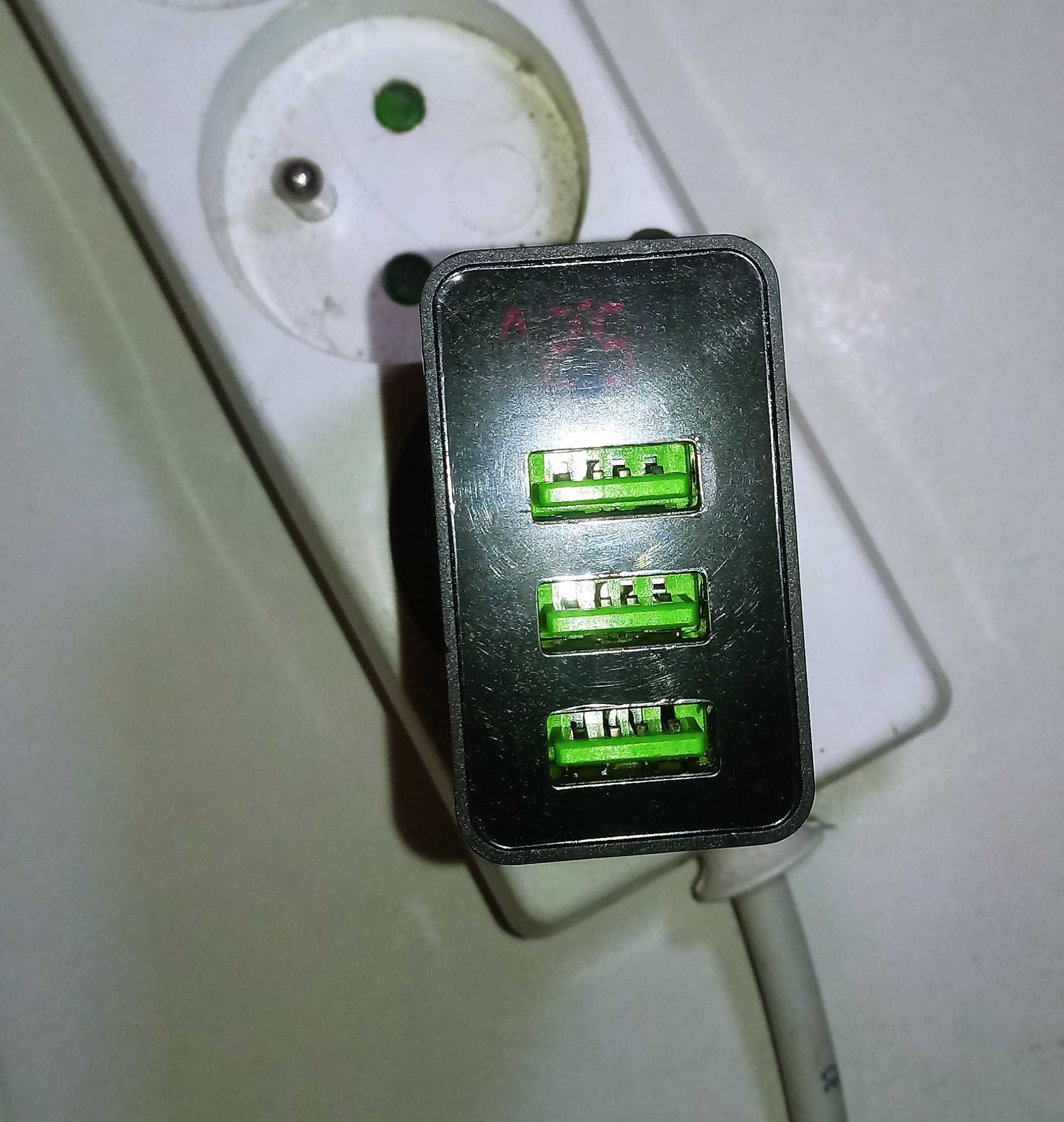 Ładowarka 3 x USB QC 3.0 Quick Charger wyświetlacz cyfrowy