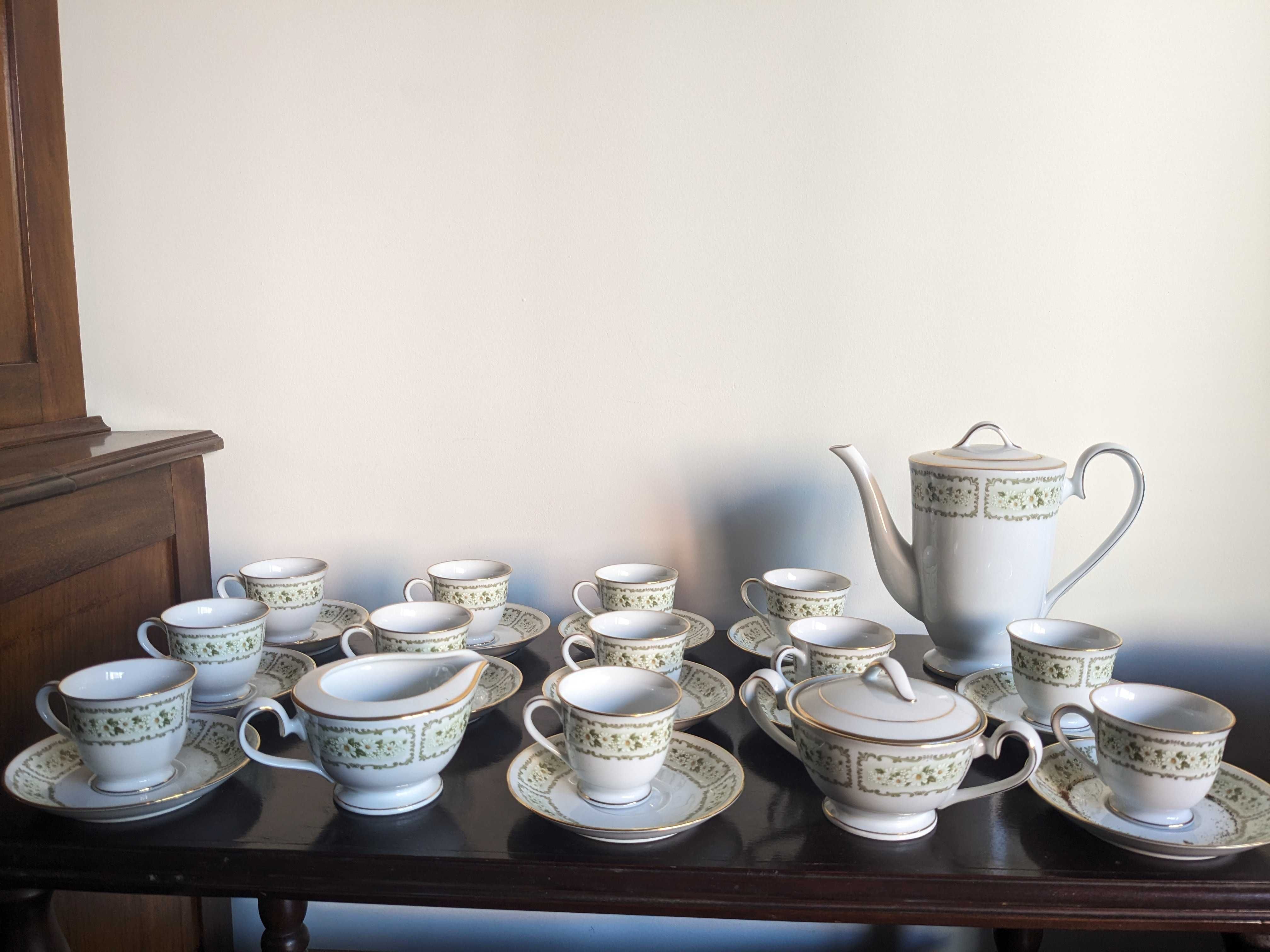 Serviço de Café completo para 12 pessoas da marca japonesa Noritake