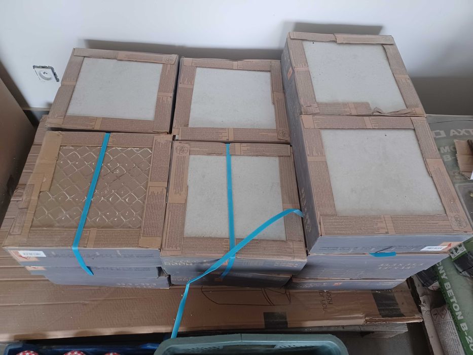 Płytka gres podłogowy o wymiarach 33x33 cm, DAWNTOWN WHITE 31m2