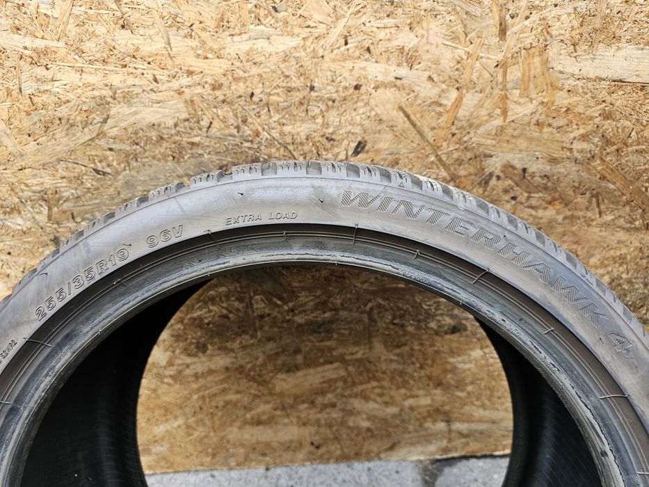 Idealne!!  7mm. 255/35 r19 Firestone Winterhawk 4. 22/23